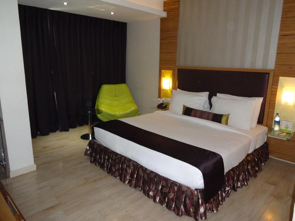 The Purple Leaf Hotels Hyderabad Exterior photo